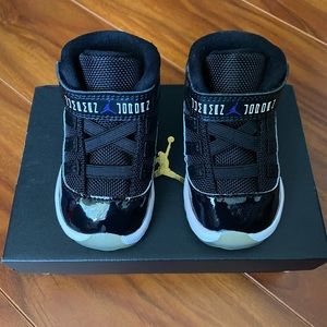 4C JORDAN 11 RETRO BT